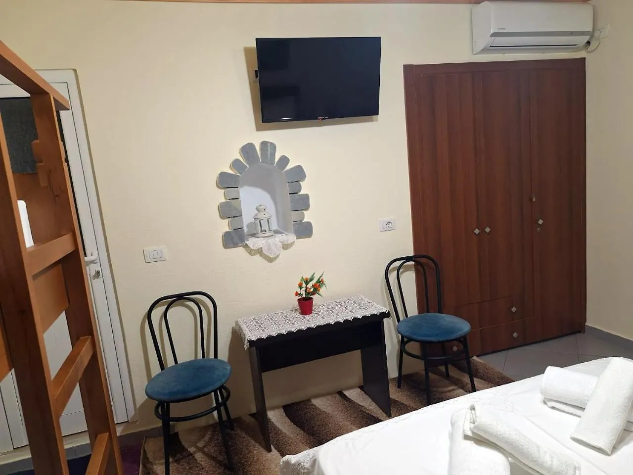 Sebastian Guesthouse Αργυρόκαστρο 0*,